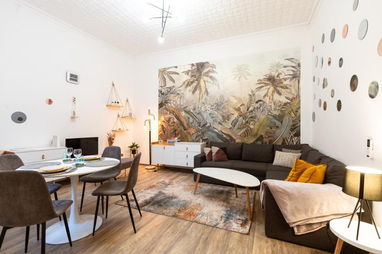 Stylish Modern Apartment Next To New York Cafe Budapest Exteriör bild